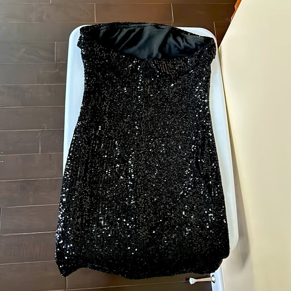 Black sequence dress - Picture 2 of 7